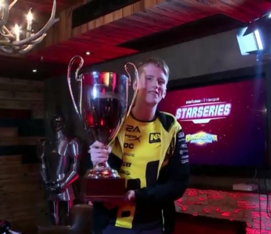 Xixo holding the cup at the Starladder I-League tournament