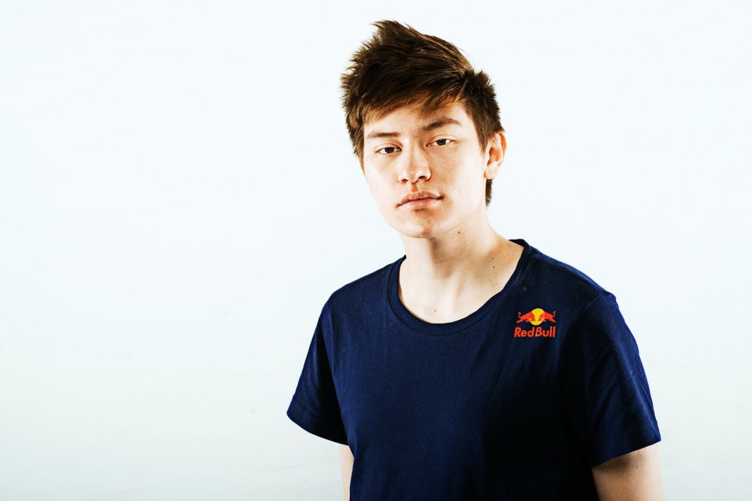 TSM Leffen white background