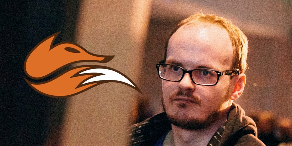 mew2king representing echo fox on stage smash player