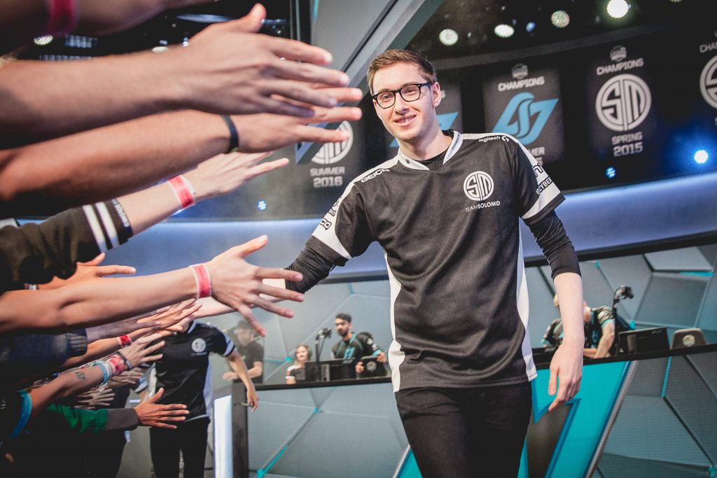 TSM Bjergsen giving high-fives to the crowd after the team's victory over CLG.