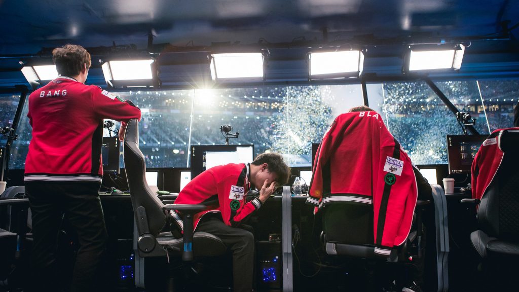 After SKT lose the third game in their best of five series against Samsung at Worlds 2017, Faker is unable to hold back tears.